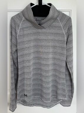 Under Armour Striped Funnel Neck Pullover Top Medium